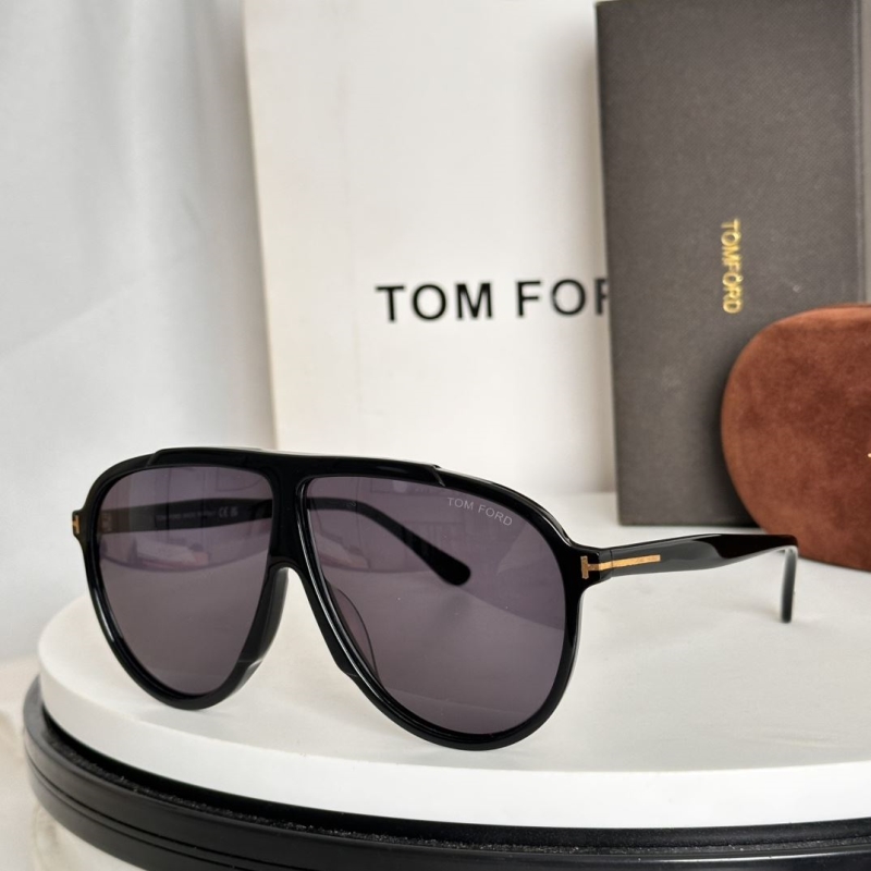 TOM FORD